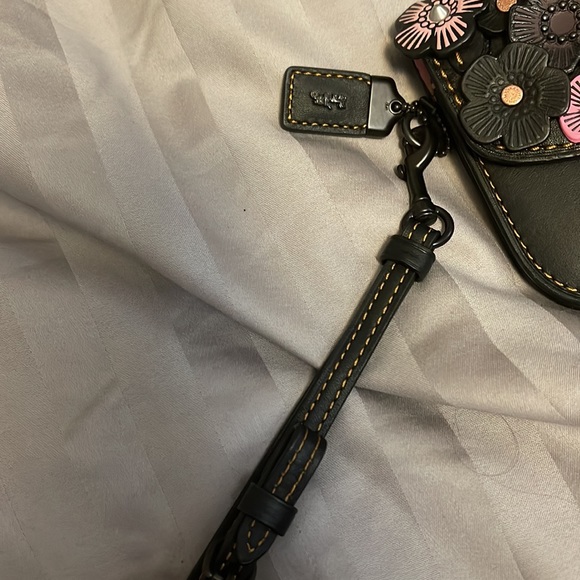 COPY - Coach wristlet - Picture 2 of 5